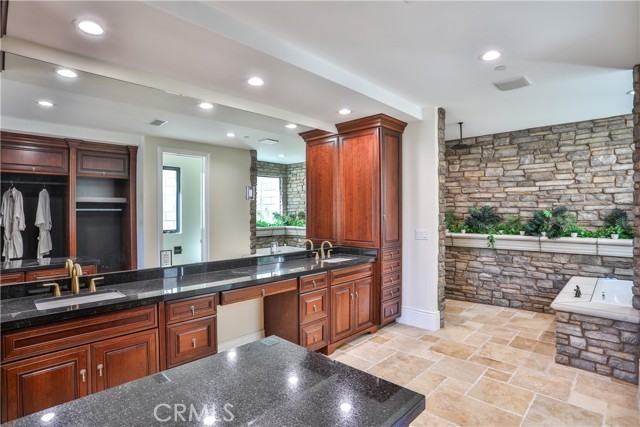 Detail Gallery Image 34 of 66 For 22477 Boating Way, Canyon Lake,  CA 92587 - 3 Beds | 4 Baths