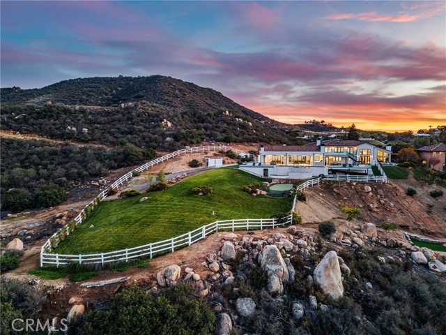 Detail Gallery Image 2 of 75 For 37731 via Baya, Murrieta,  CA 92562 - 7 Beds | 7/2 Baths