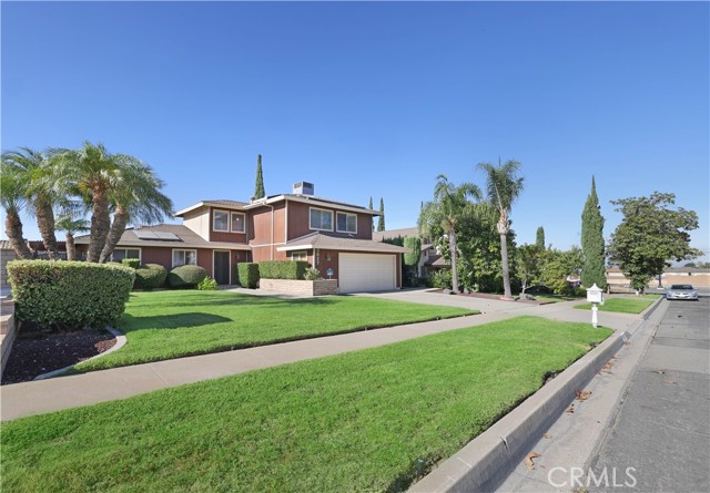 Detail Gallery Image 2 of 41 For 3627 Orchid Dr, Highland,  CA 92346 - 4 Beds | 3 Baths