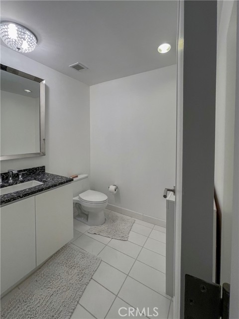900 West Olympic photo 12