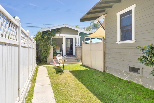 776 Stanley Avenue, Long Beach CA: https://media.crmls.org/medias/c0b30f0f-a914-4530-b7c4-27c7be5c8a35.jpg