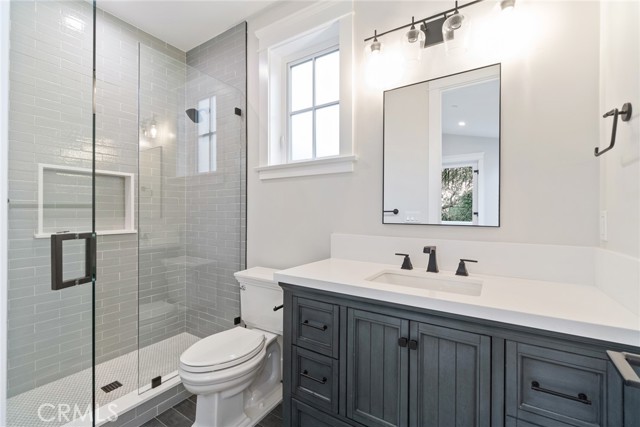 617 36th Street, Manhattan Beach, California 90266, 6 Bedrooms Bedrooms, ,6 BathroomsBathrooms,Residential,Sold,36th,SB22005152