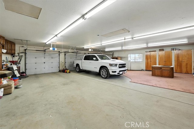2056 W Avenue O, Palmdale CA: https://media.crmls.org/medias/c0b5e565-ac22-4776-a0e5-45c17cd47cbf.jpg