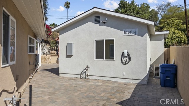 Detail Gallery Image 2 of 35 For 10801 1/2 Wescott Ave, Sunland,  CA 91040 - 2 Beds | 2 Baths