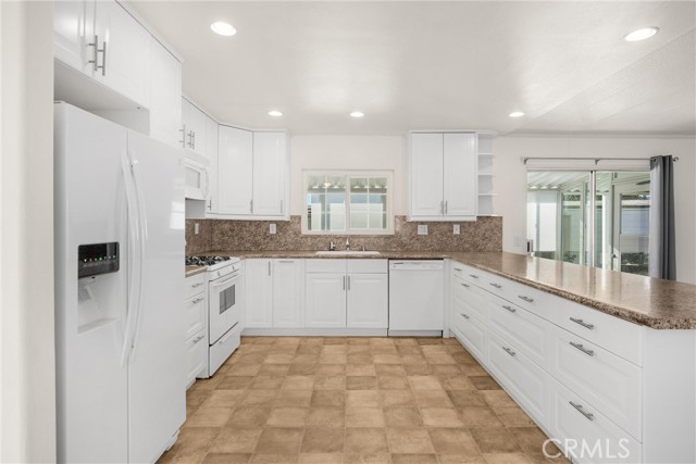 Detail Gallery Image 14 of 27 For 10210 Baseline #291,  Rancho Cucamonga,  CA 91701 - 2 Beds | 2 Baths