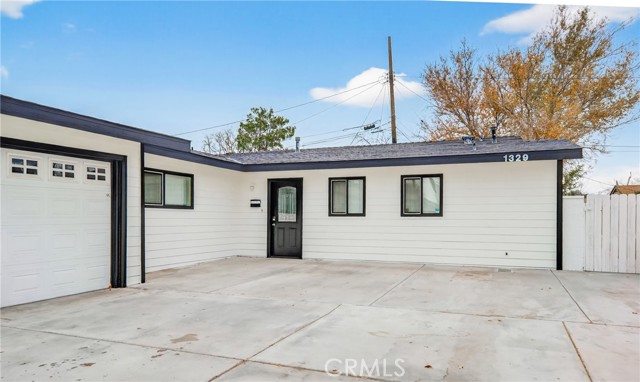 Detail Gallery Image 2 of 36 For 1329 Indian Sage, Lancaster,  CA 93534 - 3 Beds | 2 Baths