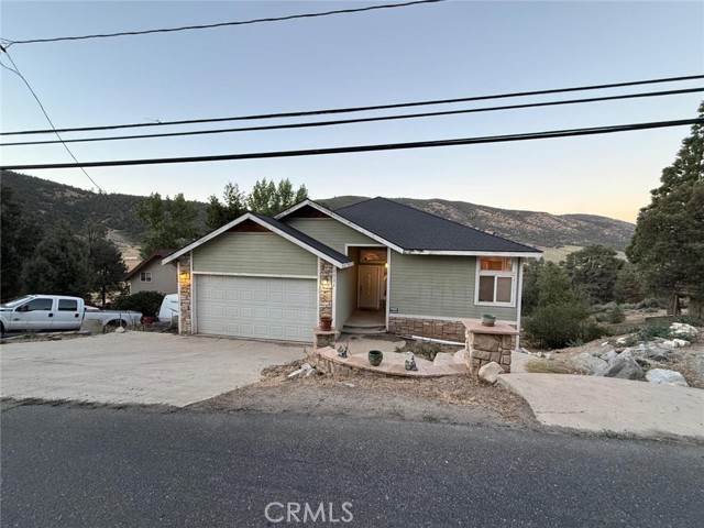 Detail Gallery Image 1 of 14 For 1324 Pinetree Dr, Frazier Park,  CA 93225 - 3 Beds | 2/1 Baths
