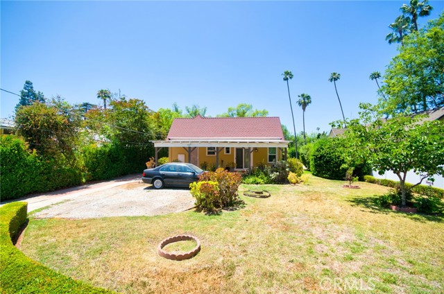 900 S Los Robles Avenue, Pasadena CA: https://media.crmls.org/medias/c0b775dd-fd08-4877-b131-e1a041e8f79e.jpg