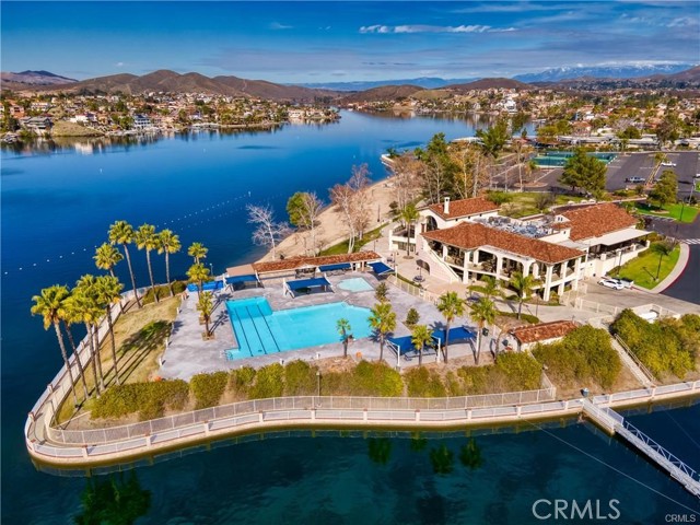30295 Little Harbor Drive, Canyon Lake CA: https://media.crmls.org/medias/c0b77d1f-8898-4694-97c2-6ba14dcf0f59.jpg