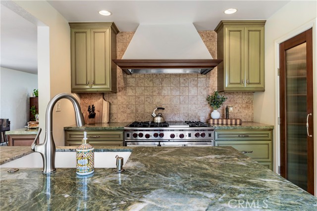 1335 Crestview Avenue, Seal Beach CA: https://media.crmls.org/medias/c0b7e56a-3fbf-482c-9cde-e7a00573ca0d.jpg