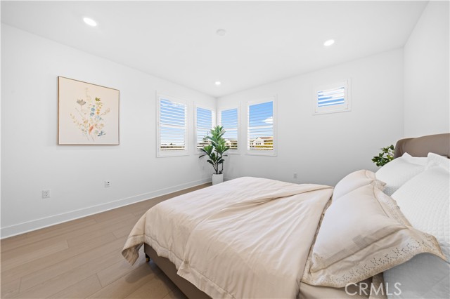 Detail Gallery Image 18 of 39 For 410 Lobata, Irvine,  CA 92618 - 4 Beds | 3/1 Baths