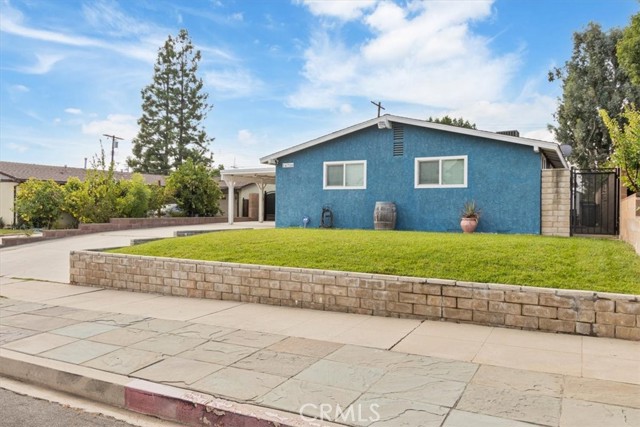 Detail Gallery Image 3 of 34 For 16750 Septo, Northridge,  CA 91343 - 5 Beds | 3 Baths