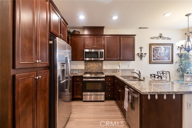 Detail Gallery Image 3 of 22 For 40434 Calle Real, Murrieta,  CA 92563 - 2 Beds | 2/1 Baths