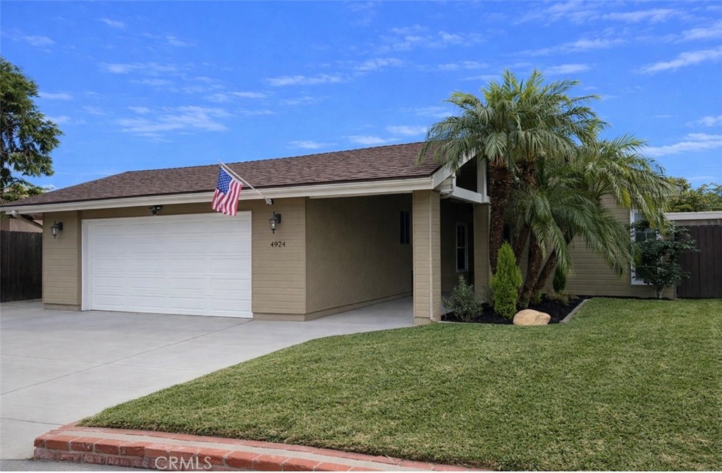 4924 E Budlong Street