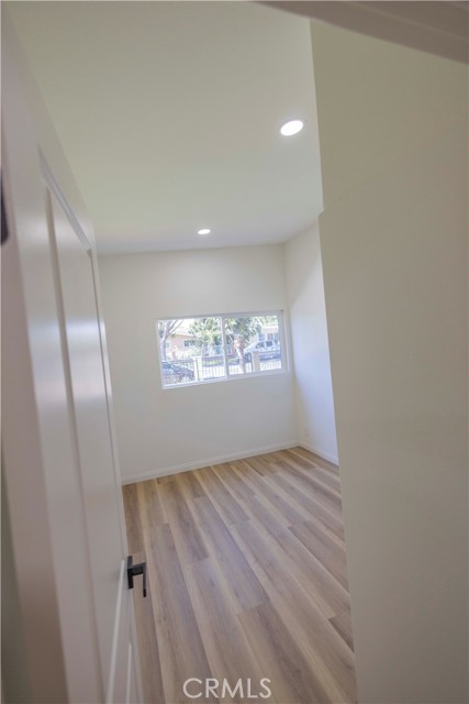 Detail Gallery Image 8 of 48 For 2122 W 10th St, Santa Ana,  CA 92703 - – Beds | – Baths