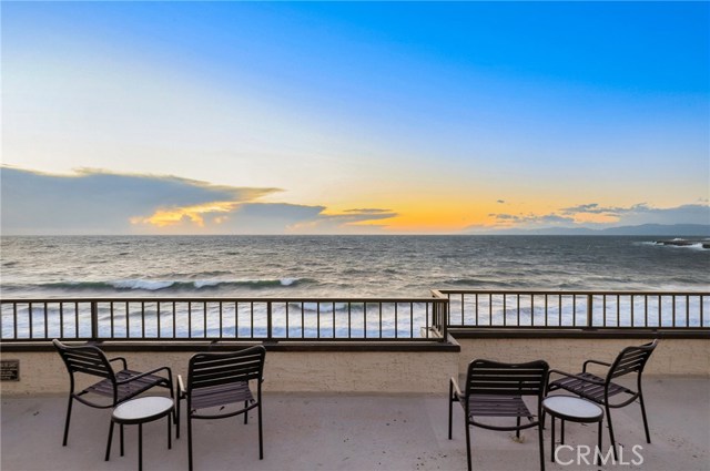 555 Esplanade, Redondo Beach, California 90277, 2 Bedrooms Bedrooms, ,2 BathroomsBathrooms,Residential,Sold,Esplanade,SB21016933