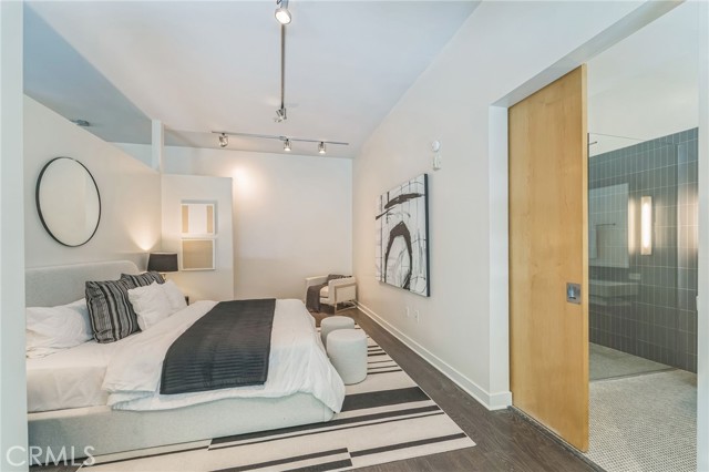 4080 Glencoe, Marina del Rey CA: https://media.crmls.org/medias/c0b9f4af-c3e4-47f7-a384-0549baff9c35.jpg