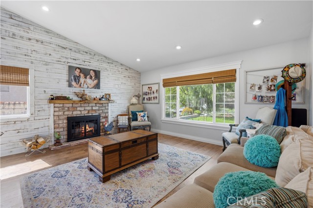 Detail Gallery Image 6 of 54 For 28442 Alder Peak, Canyon Country,  CA 91387 - 5 Beds | 3 Baths