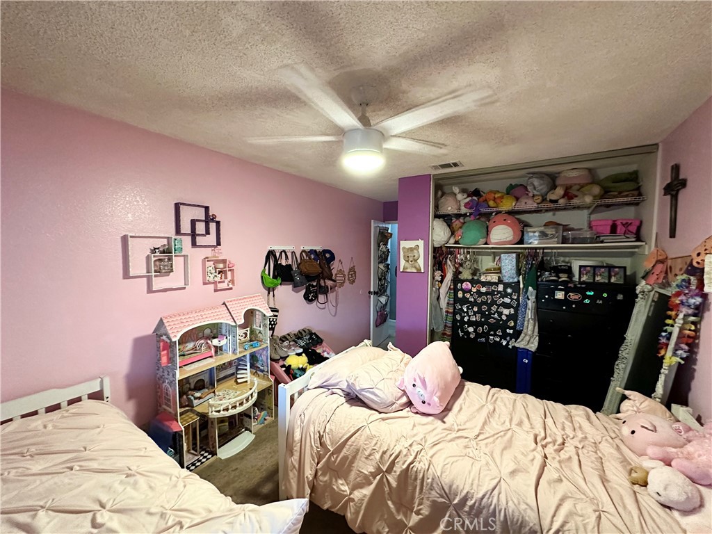 https://media.crmls.org/medias/c0ba4460-df6d-49a7-bf90-95a69812f34f.jpg?preset=X-Large