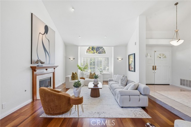 Detail Gallery Image 5 of 38 For 777 Covewood Street, Oak Park,  CA 91377 - 4 Beds | 3 Baths