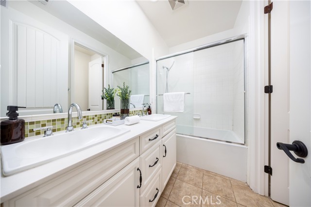 151 Coyote Brush, Irvine CA: https://media.crmls.org/medias/c0bb4dbe-0cce-4d2a-971a-9a2dee6d2f4e.jpg