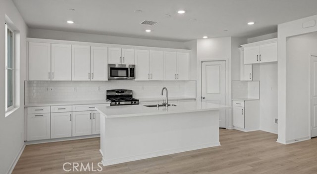 19065 Laurelhurst Avenue, Riverside CA: https://media.crmls.org/medias/c0bb6147-ba98-473e-809a-d32d18053182.jpg