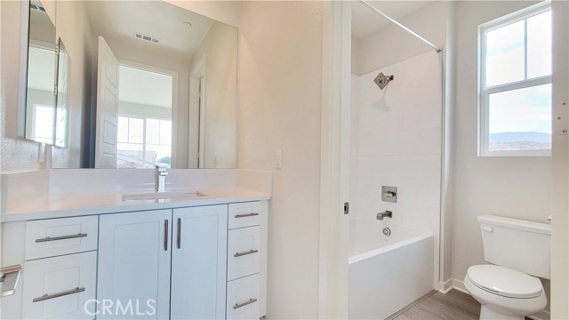 Detail Gallery Image 30 of 44 For 6536 Canyon Oaks Dr, Simi Valley,  CA 93063 - 5 Beds | 5/1 Baths