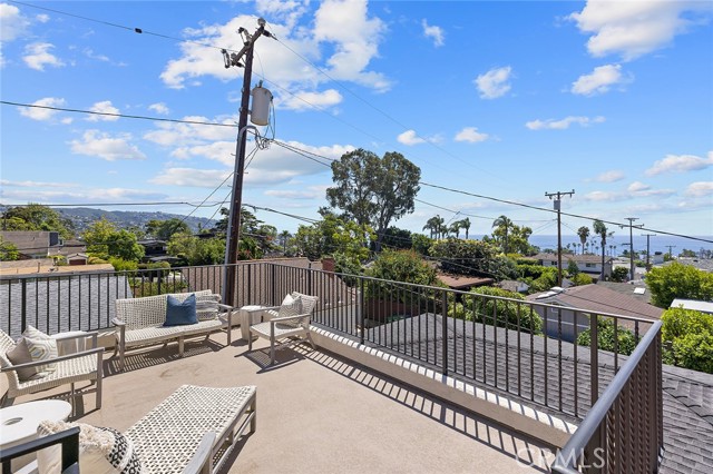 Detail Gallery Image 3 of 21 For 433 Locust St #C,  Laguna Beach,  CA 92651 - 1 Beds | 1/1 Baths