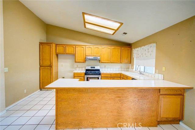Detail Gallery Image 8 of 24 For 2326 Santos St, Dos Palos,  CA 93620 - 3 Beds | 2 Baths