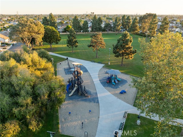 Detail Gallery Image 25 of 26 For 18904 Deodar, Fountain Valley,  CA 92708 - 4 Beds | 2/1 Baths