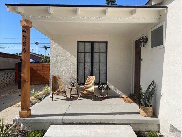 4586 Sunnyside Drive, Riverside CA: https://media.crmls.org/medias/c0bf640d-fc74-4d67-80e1-94f920387f75.jpg