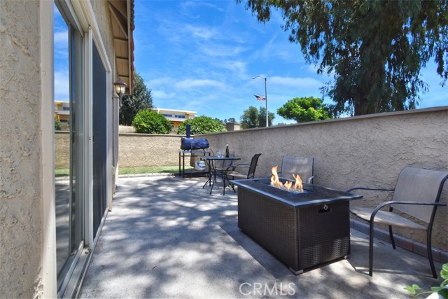 Detail Gallery Image 19 of 38 For 17908 River Cir #1,  Canyon Country,  CA 91387 - 3 Beds | 2 Baths