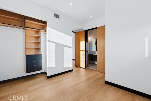 Detail Gallery Image 14 of 18 For 922 W Clark Ave #201,  Burbank,  CA 91506 - 1 Beds | 1 Baths