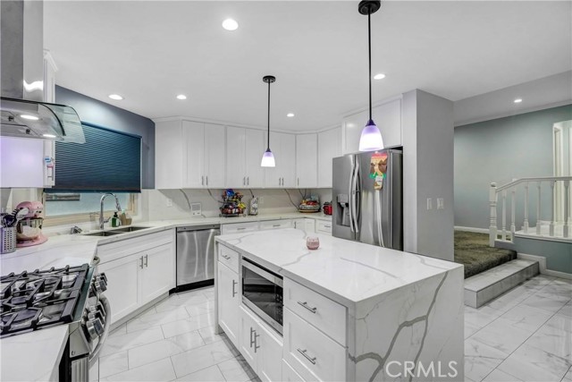 4975 Ginger Court, Rancho Cucamonga CA: https://media.crmls.org/medias/c0c0fb8e-7425-4a7e-93b6-1ade27d68828.jpg