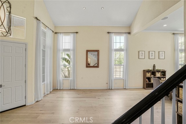 Detail Gallery Image 7 of 30 For 586 Grass Valley St, Simi Valley,  CA 93065 - 4 Beds | 3 Baths