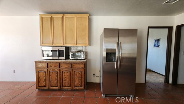 Detail Gallery Image 5 of 12 For 18597 Saint Basil, Adelanto,  CA 92301 - 2 Beds | 1 Baths