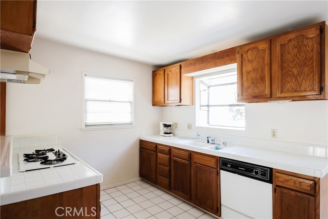 757 35th Street, Manhattan Beach, California 90266, 4 Bedrooms Bedrooms, ,2 BathroomsBathrooms,Residential,Sold,35th,SB21206332