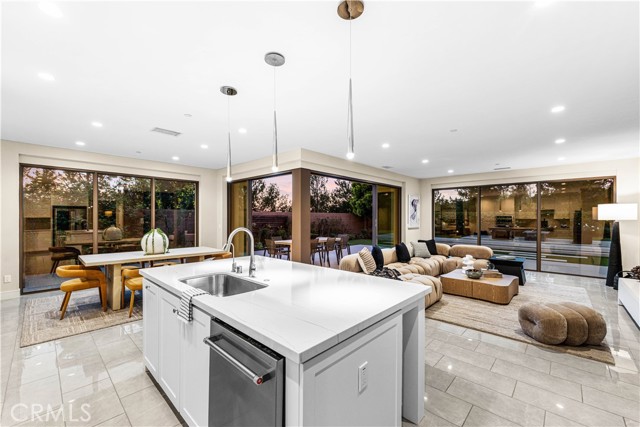 Detail Gallery Image 42 of 50 For 121 Oceano, Irvine,  CA 92602 - 3 Beds | 2/1 Baths