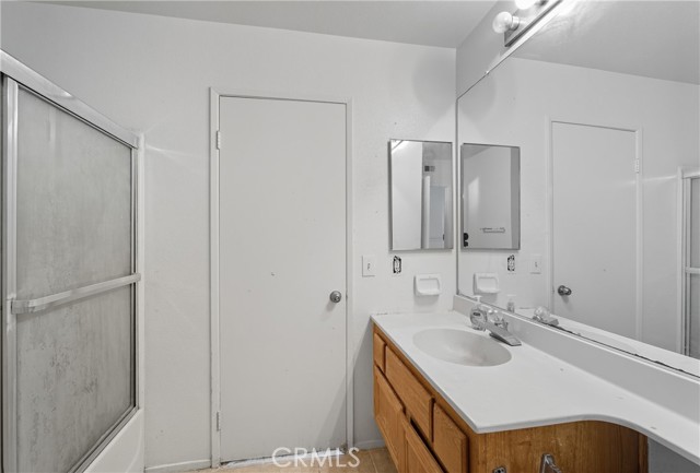 14698 King Canyon Road, Victorville CA: https://media.crmls.org/medias/c0c4efbb-84cf-4926-a9fd-aeb1b079be21.jpg