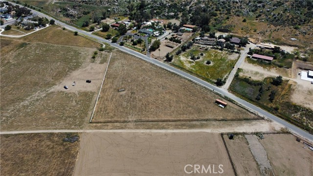1 Corso Alto Avenue, Nuevo CA: https://media.crmls.org/medias/c0c54818-317b-4474-9702-d92a8a838c4c.jpg
