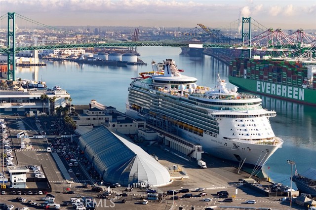 Detail Gallery Image 16 of 21 For 511 S Harbor #404,  San Pedro,  CA 90731 - 2 Beds | 2 Baths