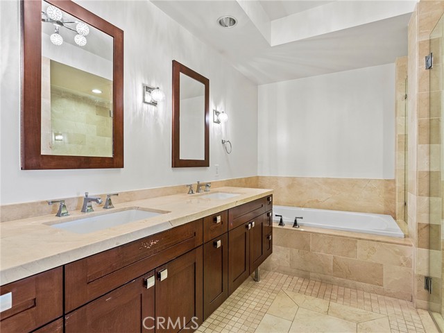 Detail Gallery Image 19 of 55 For 920 Granite Dr #213,  Pasadena,  CA 91101 - 2 Beds | 2/1 Baths