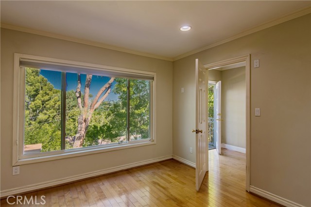 4602 Hurford Terrace, Encino CA: https://media.crmls.org/medias/c0c79ba4-b1b8-4dfd-af46-a133c57e59c5.jpg