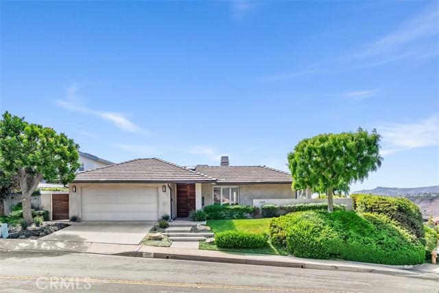 207 Calle Rica, San Clemente CA: https://media.crmls.org/medias/c0c7b707-eecf-49ea-8891-d35b33c0cd43.jpg
