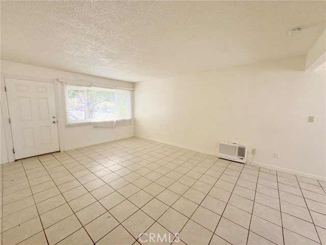 305 Orchid Lane, Pomona CA: https://media.crmls.org/medias/c0c80de1-27db-4860-9d90-c3bfbe3e39b8.jpg