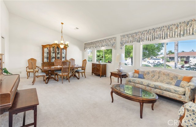 274 N Hemet Street, Hemet CA: https://media.crmls.org/medias/c0c839d4-bc00-48e8-8409-408a444e4e62.jpg