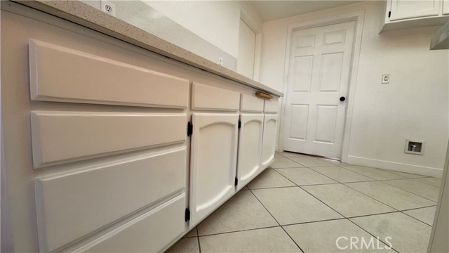 Detail Gallery Image 8 of 36 For 13677 Ivanpah, Apple Valley,  CA 92308 - 3 Beds | 2 Baths