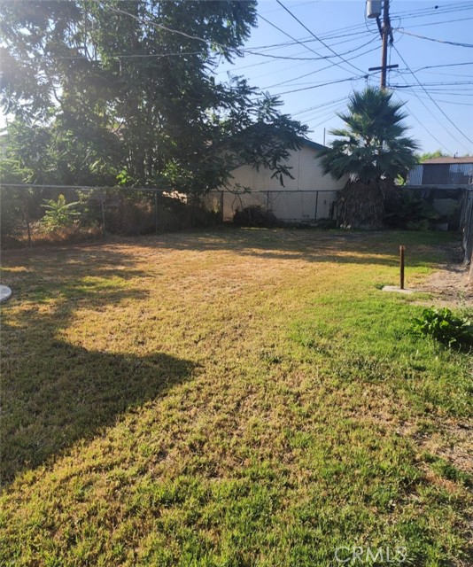 437 W 81st Street, Los Angeles CA: https://media.crmls.org/medias/c0c9e952-594a-4a6e-915e-8cd15756b46f.jpg