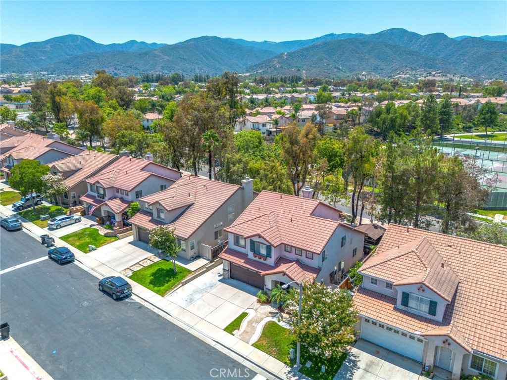 https://media.crmls.org/medias/c0cab9c2-c151-448b-a7cc-7c552db8e12a.jpg?preset=X-Large