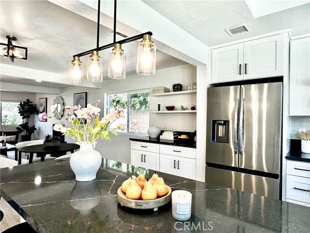 Detail Gallery Image 17 of 27 For 2610 King Way, Claremont,  CA 91711 - 3 Beds | 2 Baths
